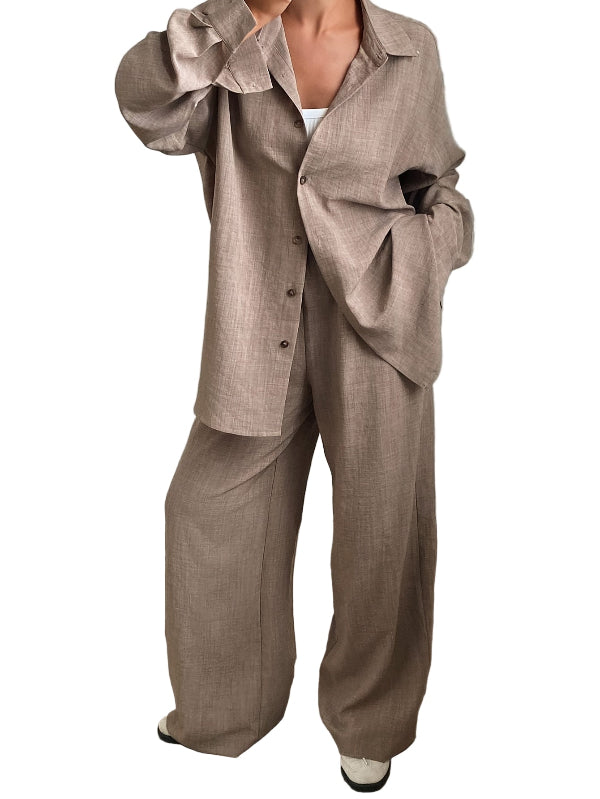 Tenue complète avec Ensemble Deux Pièces en Denim imité, coupe fluide et tissu respirant pour un confort optimal en été.