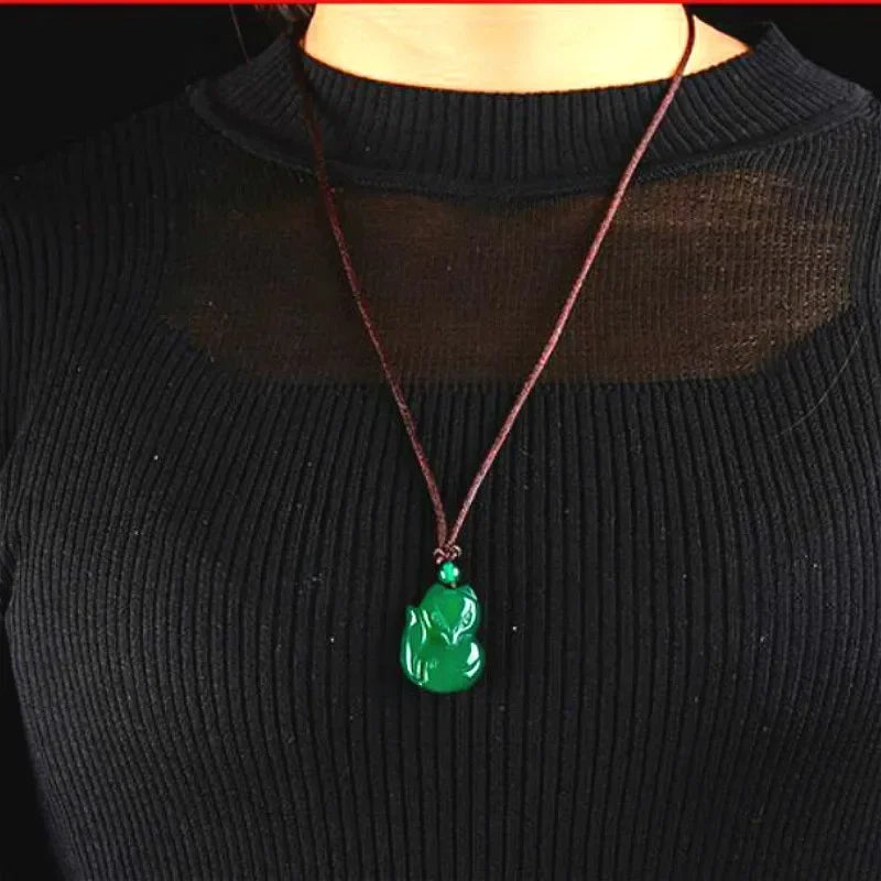 Pendentif renard en jade calcédoine naturelle - Boutique ÉclatsChic
