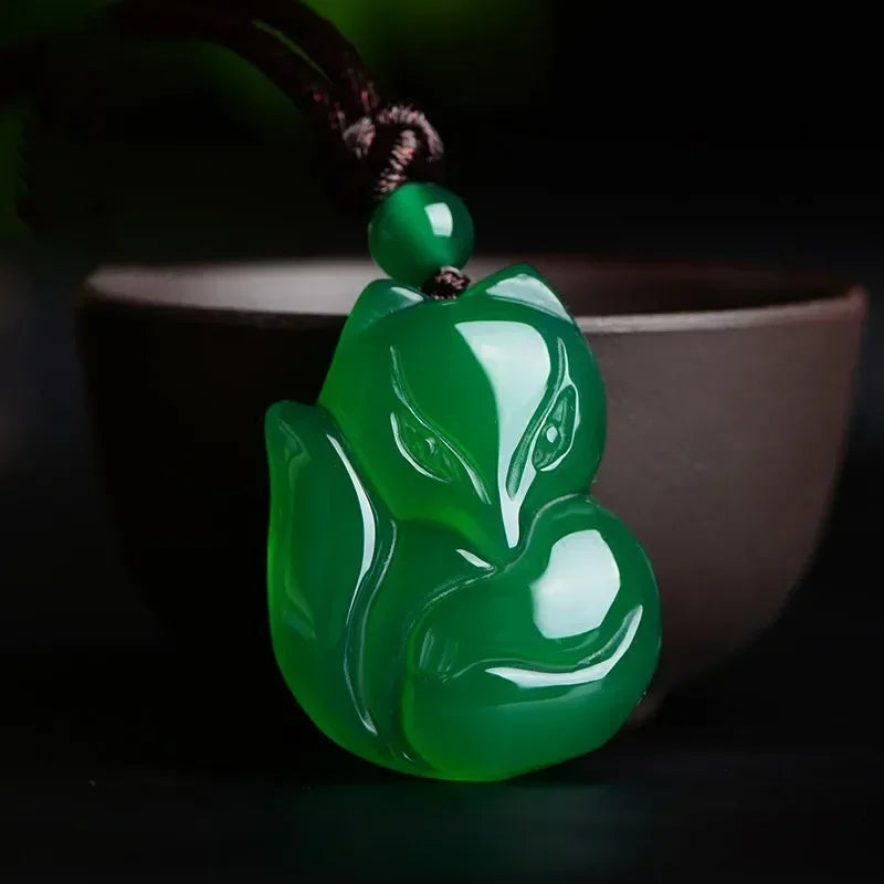 Pendentif renard en jade calcédoine naturelle - Boutique ÉclatsChic